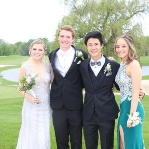 Prom/Formal Dress by Camille la Vie Size 8 in Grey & Silver